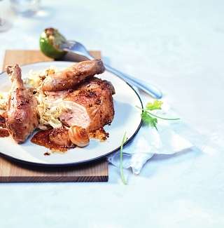 Ganze Poularde mit Sesam Soja Marinade