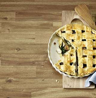 Muerbeteig Pie mit Pouletcurry und Spinat