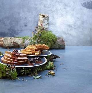 Rindsschmorbraten mit Holunder Brombeer Jus