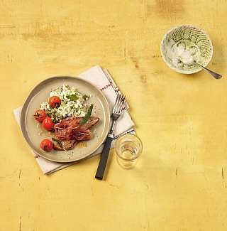 Saltimbocca vom Kalb mit Kraeuterrisotto